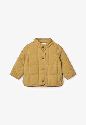 Quiltet sennepsgul jakke med rund krave, tre frontknapper og vide ærmer. Blød tekstur med en glat finish.