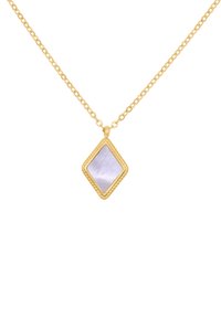 Goldene Halskette mit einem rautenförmigen Anhänger, der einen glatten, schimmernden helllila Edelstein und filigrane Perlenakzente zeigt.