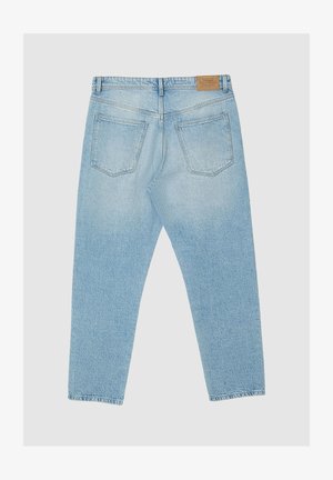 Jeans in denim azzurro chiaro con design a gamba affusolata, cinque tasche e una patch in pelle sulla cintura posteriore. Tessuto strutturato con aree sbiadite.