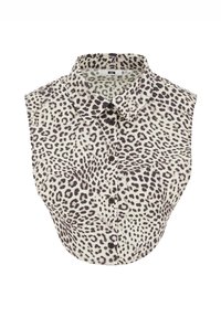 Ogrlica i dugmad u leopard uzorku, odvojiva košulja sa ovratnikom u crnoj i bijeloj boji s dizajnom bez rukava.