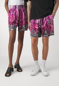 Carlo Colucci UNISEX - Shorts - pink