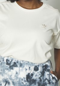 adidas Originals Jednoduché tričko - beige