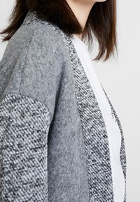 VILA Tunn jacka - mottled grey