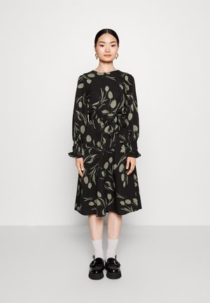 Vero Moda Petite VMMARTA CALF DRESS - Denné šaty - black/marta