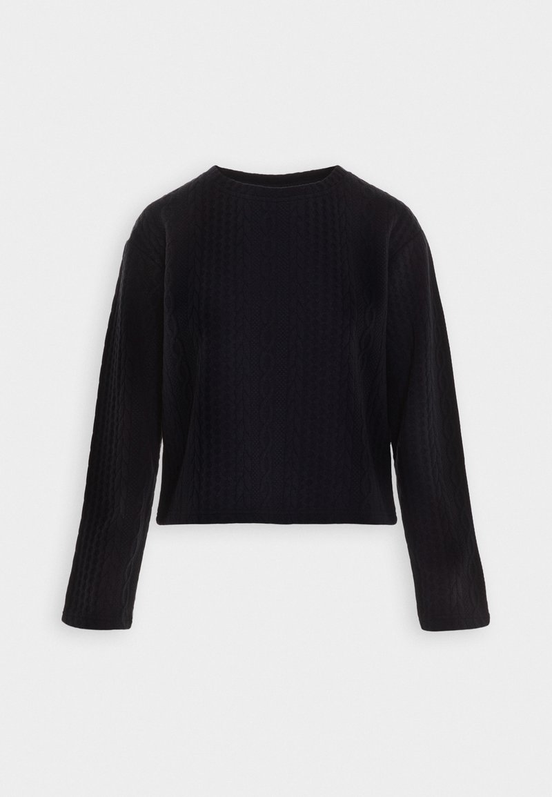 Svart kabelstrikket genser med lange ermer, ribbestrikkede mansjetter og rund hals. Har et teksturert mønster over hele, kort lengde.