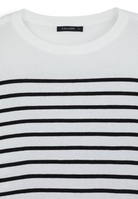 Weißer Strickpullover mit horizontalen schwarzen Streifen, rundem Ausschnitt und einem Etikett mit der Aufschrift "CALLIOPE S" am Kragen.