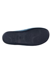 Suela de zapato de goma negra con un patrón de agarre texturizado, con líneas curvas y una punta redondeada. Duradera y diseñada para ofrecer tracción.