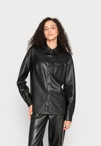 NA-KD SHIRT - Blusa com botões - black