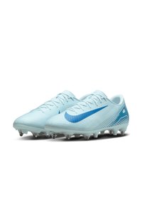 Heledad sinine jalgpallisaapad, millel on tekstuuriga ülemine osa, sinine Nike swoosh, vormitud nurgad haardeks ja voolujooneline disain.