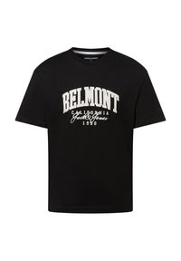 Camiseta de algodón negra con la inscripción "BELMONT CALIFORNIA JACK & JONES 1990" impresa en texto blanco contrastante. Cuello redondo, mangas cortas, corte estándar.