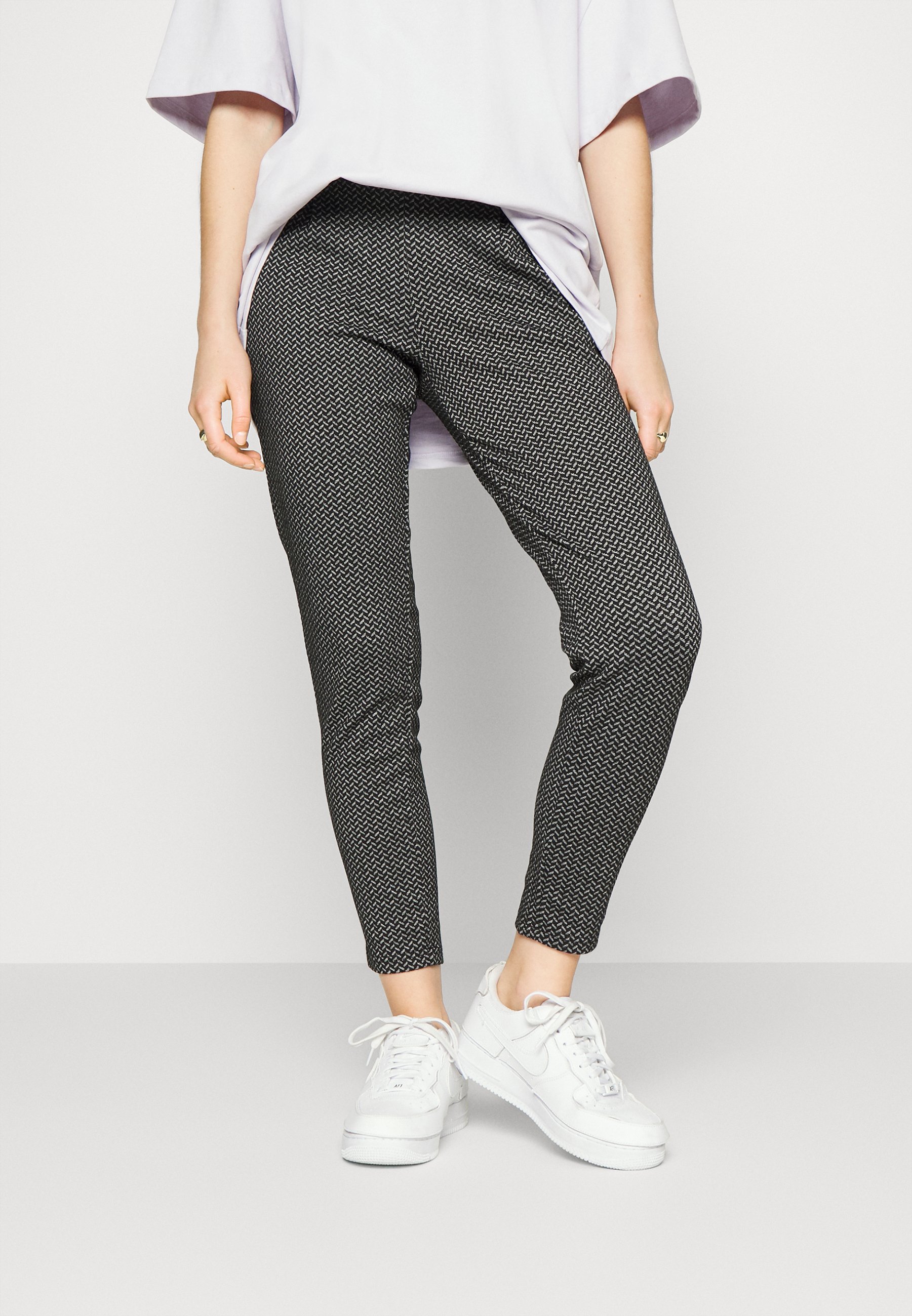 ICHI IHKATE GRAPHIC PA - Broek - black/Zwart - Zalando.nl