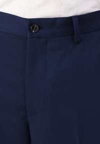 Thumbnail Image 7
