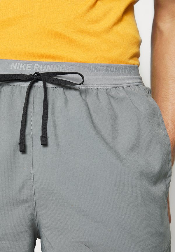 STRIDE - Sports shorts3