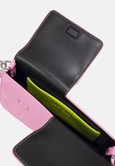 MSGM DOUBLE FLAP BAGUETTE SET - Torbica - pink