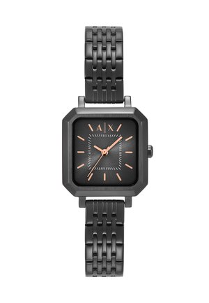 Quadratische schwarze Metall-Uhr mit roségoldfarbenen Stundenmarkierungen und Zeigern, Gliederarmband und A|X-Logo bei 12 Uhr.