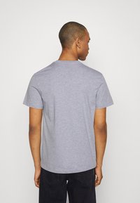 Lacoste Apdrukāts T-krekls - silver chine