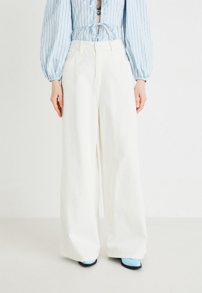 LOIS Jeans PALOMA - Široke hlačnice - otawa white