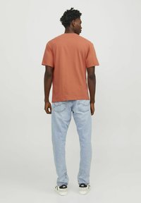 Jack & Jones JORVESTERBRO CREW NECK - T-shirt print - ginger