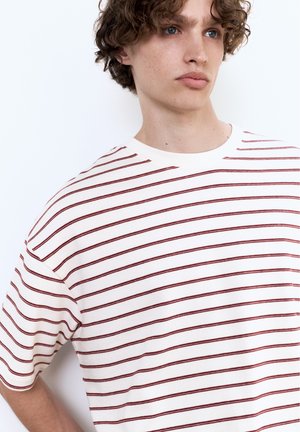PULL&BEAR, STRIPED BOXY FIT SHORT SLEEVE - T-SHIRT - Majica kratkih rukava s printom - white