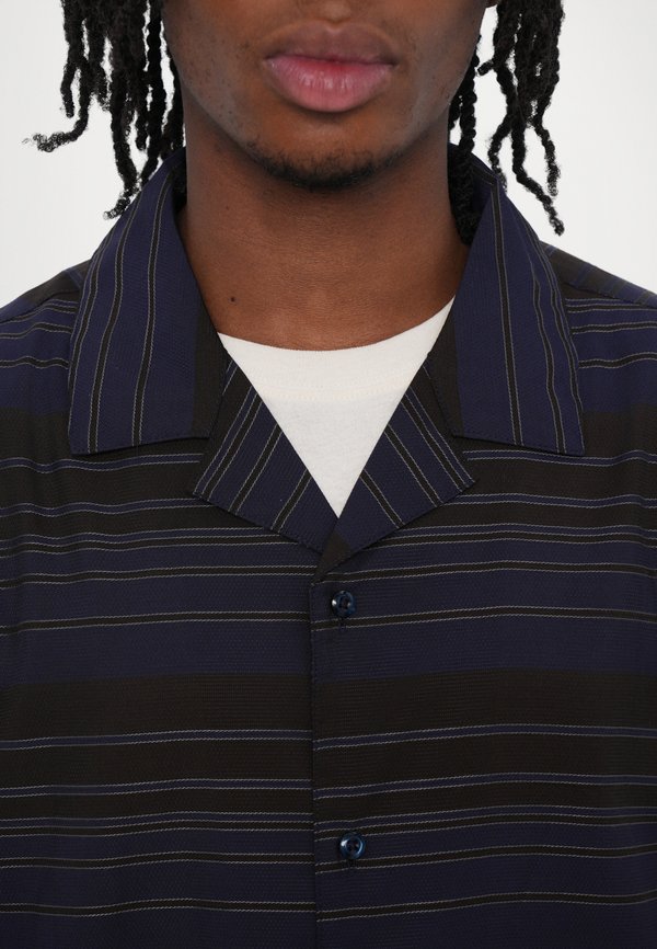 AARON RESORT - Shirt4