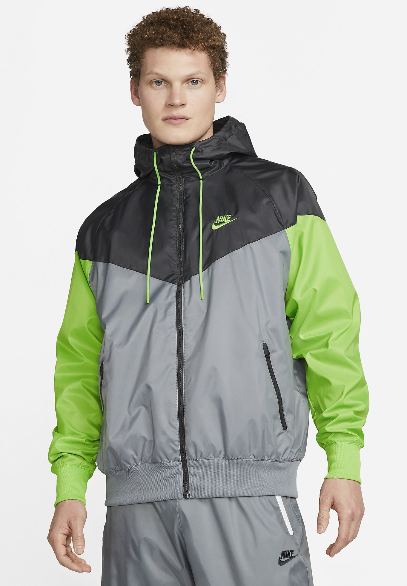 Nike M LND WR HD - Cortaviento - cool grey anthracite action action green/gris - Zalando.es