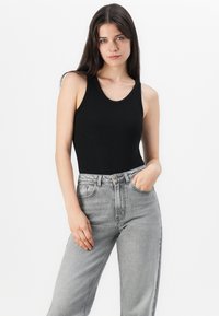 ONLY ONLJULIETTE STRAIGHT LEG BOX - Ravne kavbojke - medium grey denim