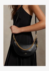 Ei valittu, black