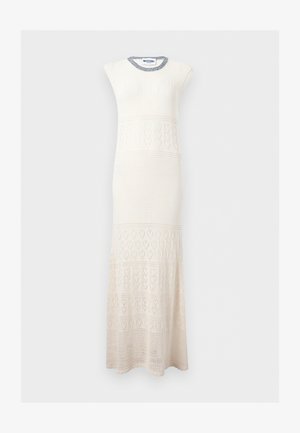 Ärmelloses langes cremefarbenes Kleid mit gestrickten Herzmustern und einem kontrastierenden grauen Saum am Ausschnitt.