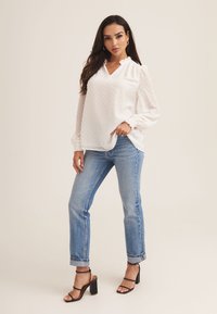 Thumbnail Image 4