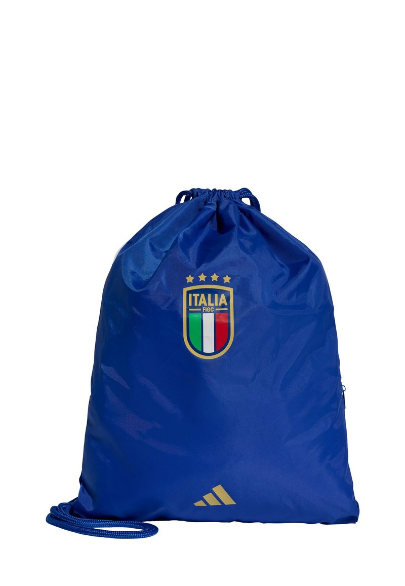Modrý batoh na stiahnutie vyrobený z nylonu, s zlatým erbom so slovom "ITALIA" a logom Adidas v bielej farbe na spodnej časti.