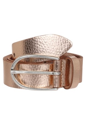Rullet metallic roseguld læderbælte med en sølv oval spænde og en læderløkke på en hvid baggrund.