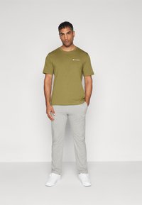 Champion ICONS CREWNECK WITH SMALL LOGO - T-shirts print - olive