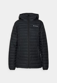 Giacca nera isolata con cappuccio, dotata di zip frontale, design trapuntato e logo Columbia sull'area del petto sinistro.