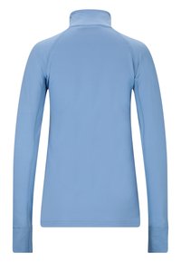 Hellblaues Langarmoberteil mit hohem Kragen. Hergestellt aus weichem, dehnbarem Material mit flachen Nähten und ohne sichtbare Hardware oder Muster.