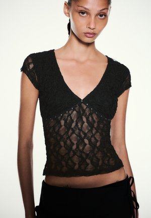 PULL&BEAR, SHORT SLEEVE LACE WITH STUDS - T-SHIRT - Blouse - black