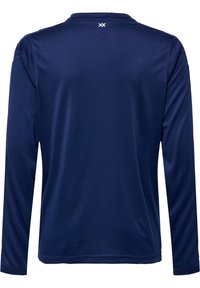 Granatowa koszulka z długim rękawem, okrągłym dekoltem, gładką teksturą i detalem logotypu z tyłu, zaprojektowana z myślą o komforcie i aktywności fizycznej.