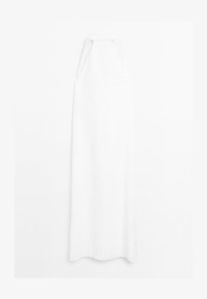 Vit linneklänning med hög halsringning, ärmlös design och ett flödande snitt. Slät textur, når golvet utan dekorationer.