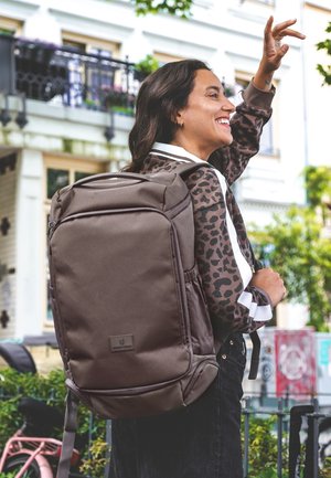 Johnny Urban, KIAN MEDIUM UNISEX - Batoh - brown