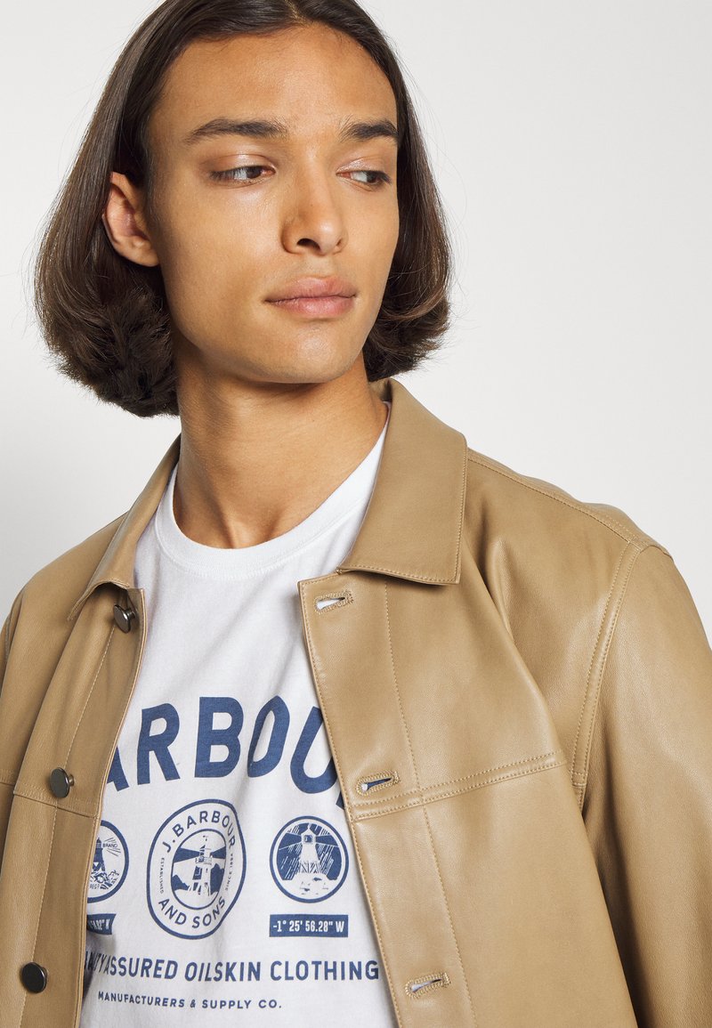 Herren T-Shirts & Polos | Barbour KEELSON TEE T-Shirt print white/weiß - CR12778 Herren T-Shirts & Polos | Barbour KEELSON TEE T-Shirt print white/weiß - CR12778
