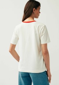 Little Bird SHORT SLEEVE RAINBOW STRIPE  REGULAR FIT - Apdrukāts T-krekls - red