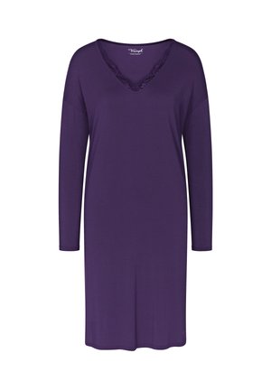 Violetti pitkähihaine yömekko, jossa on V-pääntie ja pitsireunus. Pehmeä kangas, rento istuvuus ja polven alapuolella oleva pituus. Sileä pinta koko matkalta.