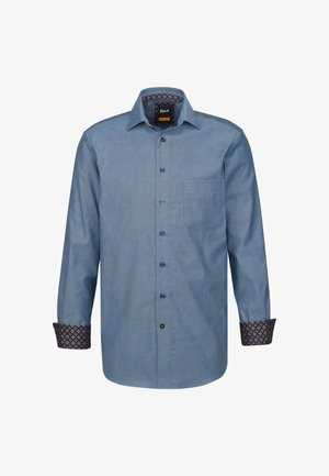 Camicia azzurro chiaro con bottoni in un tessuto morbido, dotata di taschino sul petto e polsini scuri a motivo, con colletto a punta e bottoni scuri.