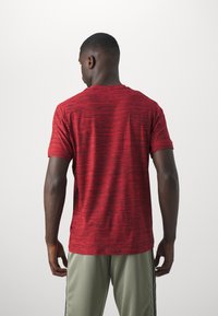 adidas Performance STRETCH - Sportska majica - better scarlet/black