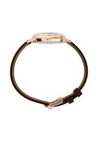 Ceas roz auriu cu un cadran rotund clar, brățară din piele texturată maro și închidere cu clips; are un finisaj lucios și un design simplu.