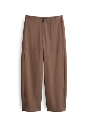 Bruine, brede broek van een gladde stof. Bevat twee voorzakken en een knoopsluiting. Rechte zoom zonder omslagen.