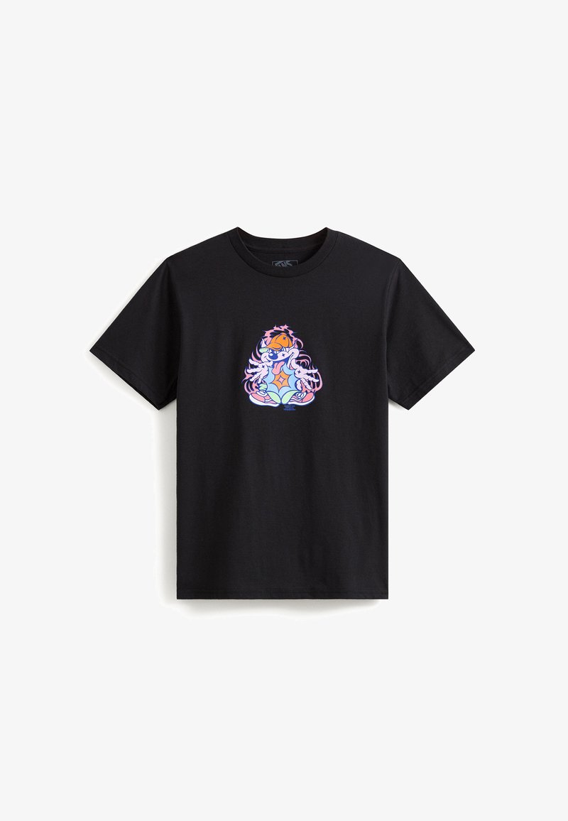 T-shirt en coton noir arborant un dessin graphique coloré sur le devant, représentant des personnages stylisés avec des détails et des motifs complexes.