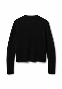 Czarny krótki sweter z długimi rękawami, żebrowanym wykończeniem przy dekolcie i mankietach, wykonany z miękkiej, teksturowanej tkaniny.