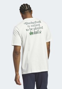 adidas Performance CT STORY TEE
 - T-shirt con stampa - off white