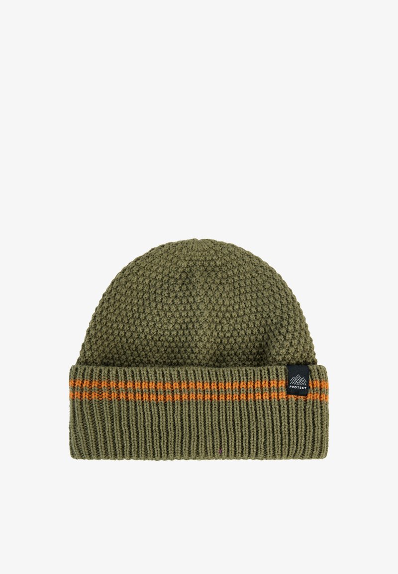 Jasnozielona, dzianinowa czapka beanie z teksturowanym wierzchem, prążkowanym zagiętym mankietem, dwoma pomarańczowymi paskami i małą czarną metką na mankiecie.