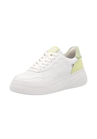 Sneaker en cuir blanc avec une surface texturée, bout rond, design lacé et accents verts sur le talon. Semelle en caoutchouc épaisse.